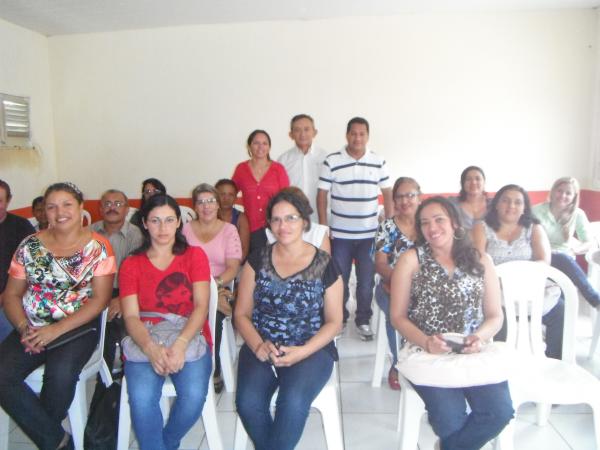 Prefeito Gledyson Resende realiza reunião com classe educacional.(Imagem:FlorianoNews)