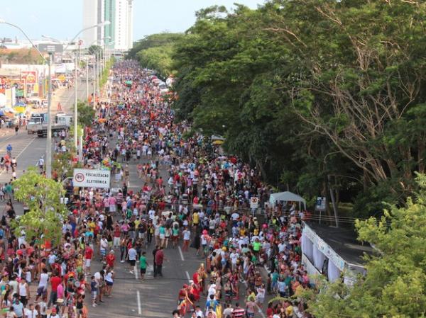 Corso de Teresina reúne mais de 50 mil pessoas na Avenida Raul Lopes.(Imagem:Ellyo Teixeira/G1)