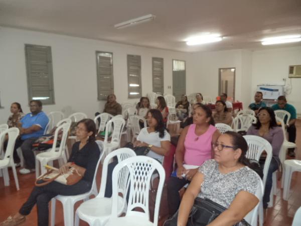 Coordenadores e supervisores participam de reunião na Gerência Regional de Floriano.(Imagem:FlorianoNews)