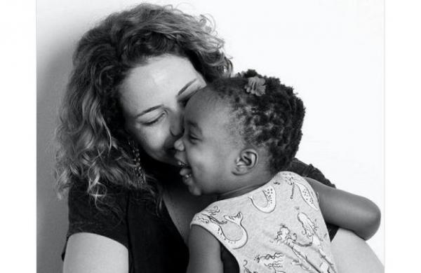 Leandra Leal posta foto rara com a filha para falar sobre racismo.(Imagem:Instagram)