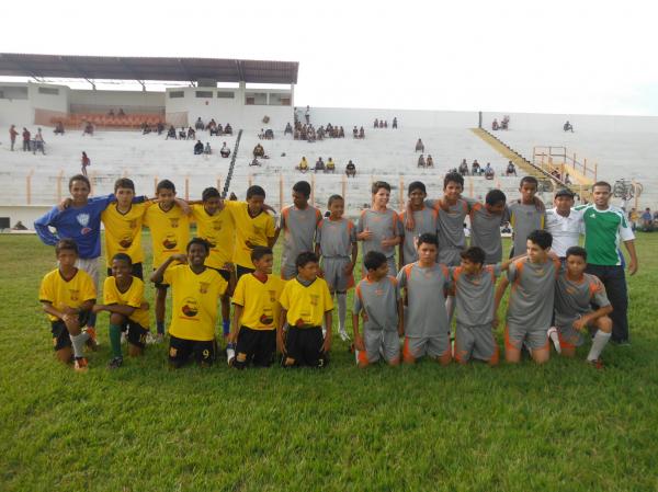 Realizado Jogos Solidários no estádio Tiberão.(Imagem:FlorianoNews)
