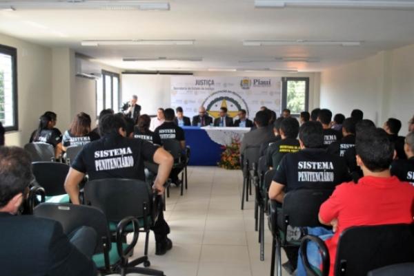 Curso para agentes penitenciários.(Imagem:Ascom Sejus)