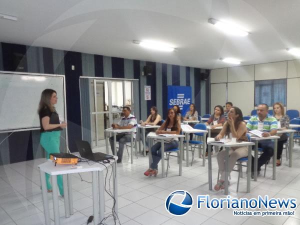 Cajueiro Motos realiza treinamento sobre gestão estratégica de vendas.(Imagem:FlorianoNews)