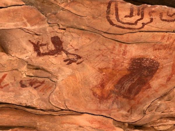 Síto Arqueológio da Serra da Capivara reúne arte rupestre.(Imagem:Reprodução/TV Clube)