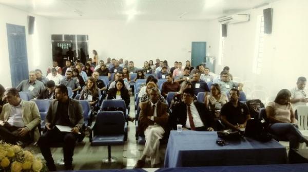 Floriano sedia II Encontro Nacional de Legislativos no Piauí.(Imagem:FlorianoNews)