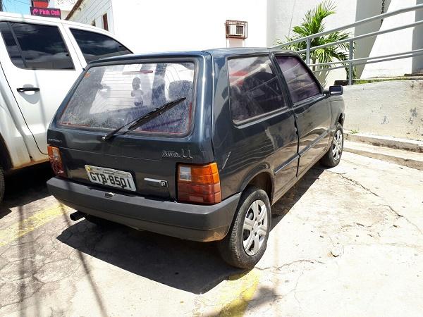 Veículo furtado é encontrado abandonado em Floriano.(Imagem:Temístocles Filho/jc24horas)