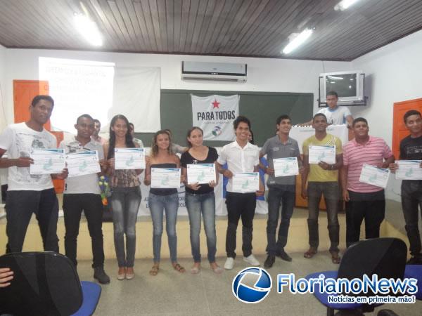 Na noite da última quarta-feira (11), aconteceu no auditório da Secretaria Municipal de Educação a cerimônia de posse da nova diretoria dos Grêmios Estudantis do município de Flori(Imagem:FlorianoNews)