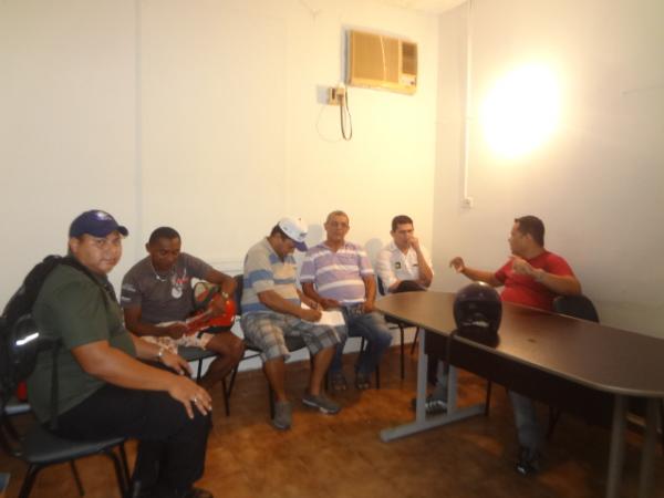 Representantes das agremiações carnavalescas discutem sobre o Carnaval 2013.(Imagem:FlorianoNews)