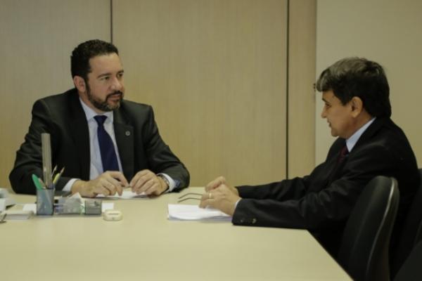  O governador Wellington Dias se reuniu com o secretário executivo do Ministério do Planejamento, Dyogo Oliveira. (Imagem:CCom)
