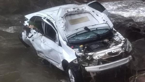 Carro arrastado durante temporal em Piripiri(Imagem:Divulgação)