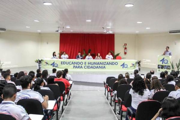 Galeria de ex-diretores apresenta a história da gestão do Colégio Técnico de Floriano.(Imagem:UFPI)