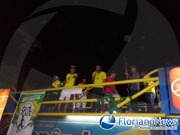 Após jogo do Brasil, torcedores comemoraram empate no cais da Beira-Rio.(Imagem:FlorianoNews)