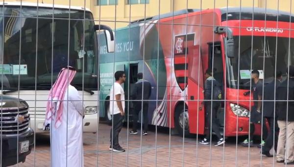 Flamengo deixa hotel em Doha(Imagem:Julia Guimarães)