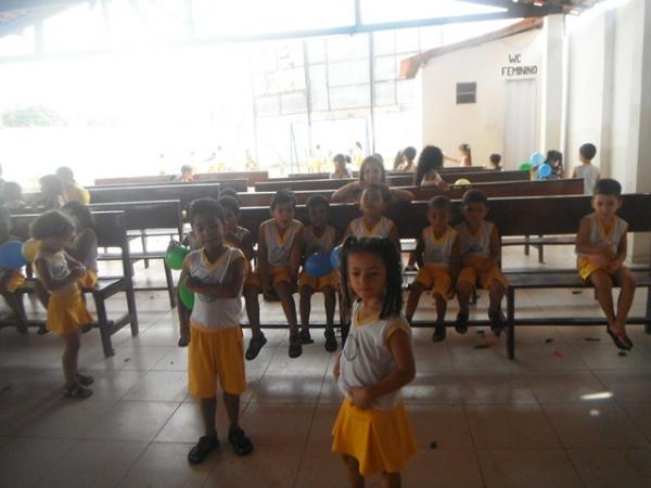  Escola Mega de Floriano realizou manhã recreativa em comemoração ao Dia da Criança.(Imagem:FlorianoNews)