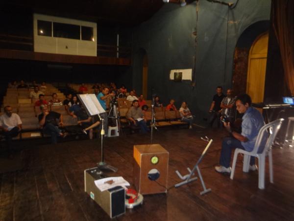 Realizado Sarau Popular de Floriano no Teatro Maria Bonita.(Imagem:FlorianoNews)