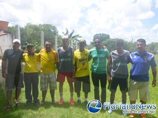 Centro de Treinamento dos Atletas do Futuro recebe visita de olheiro do Sport..(Imagem:FlorianoNews)