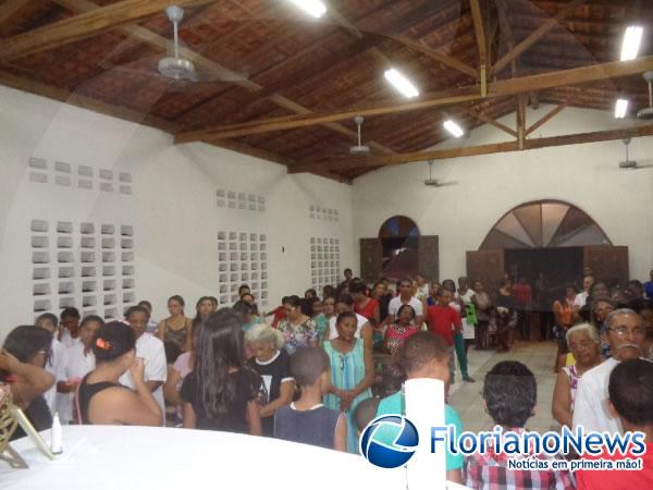 Procissão e missa encerraram festejo de Santa Rita de Cássia em Floriano.(Imagem:FlorianoNews)