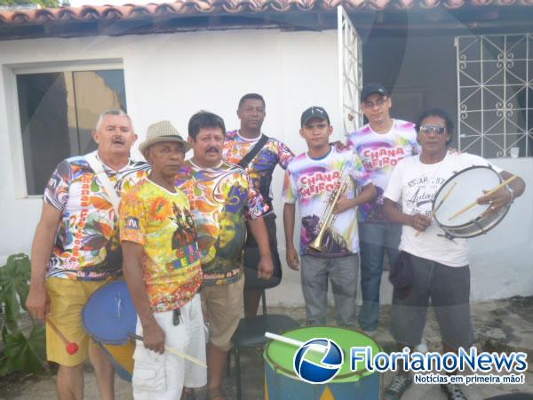 Bloco Chanas Cheirosas esquenta a quinta-feira pré-carnaval em Floriano.(Imagem:FlorianoNews)