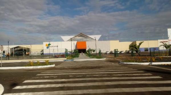 Café da manhã e visita às instalações marcam inauguração do Floriano Shopping.(Imagem:FlorianoNews)