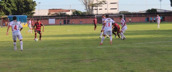 Flamengo-PI e Barras pela segunda rodada do Piauiense 2014.(Imagem:Náyra Macêdo/GLOBOESPORTE.COM)