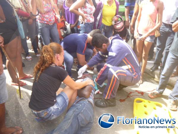 Idoso fica ferido após ser atingido por carro-forte.(Imagem:FlorianoNews)