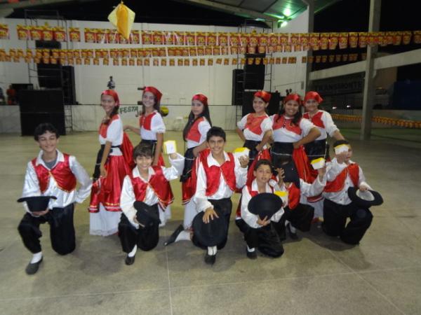 Repórter Amarelinho realizou abertura do Festival de Quadrilhas de Floriano.(Imagem:FlorianoNews)