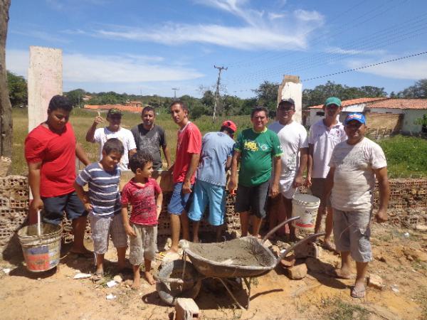 Frei Miguel realiza campanha para construção de calçada da igreja de Santo Antônio.(Imagem:FlorianoNews)