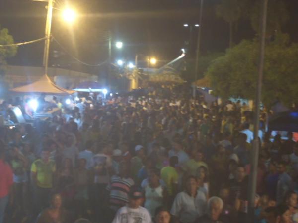 Festa da Virada reúne milhares de baronenses para comemorar chegada de 2016.(Imagem:FlorianoNews)