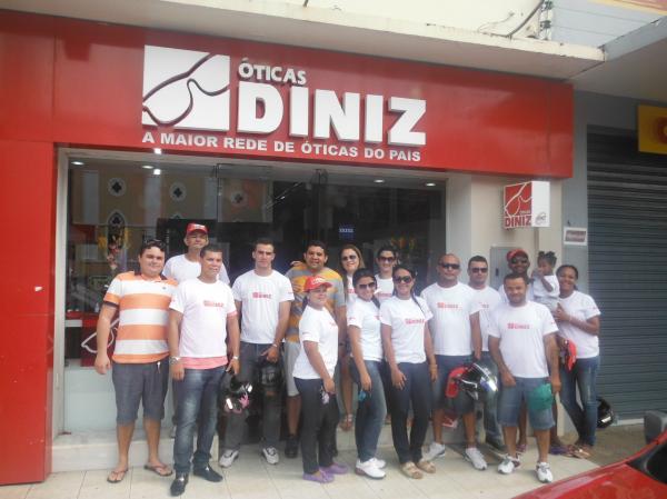 Óticas Diniz comemorou dois anos de funcionamento em Floriano.(Imagem:FlorianoNews)