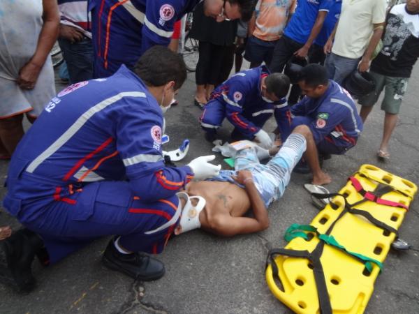 Acidente envolvendo carro e moto na Av. Bucar Neto. (Imagem:FlorianoNews)