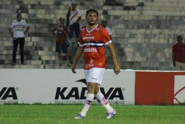 Júnior Xuxa critica parte da torcida que vaiou River-PI no empate sem gols com o Parnahyba.(Imagem:Renan Morais)