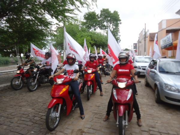 Óticas Diniz abre semana de aniversário com carreata pelas ruas de Floriano e Barão de Grajaú.(Imagem:FlorianoNews)