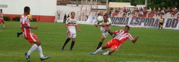 Caiçara e River-PI: partida com maior número de gols no Piauiense de 2014.(Imagem:Renan Morais)