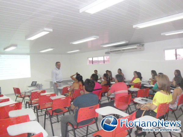 Cajueiro motos realiza treinamento sobre atendimento ao cliente.(Imagem:FlorianoNews)