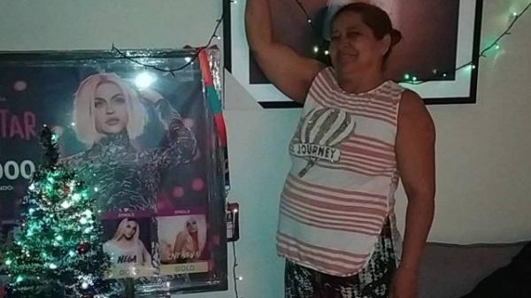 Mãe de Pabllo Vittar emociona com fotos da cantora em decoração de Natal(Imagem:Reprodução/Instagram)