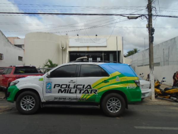 Homem é preso acusado de furtar telhas de escola em Floriano.(Imagem:FlorianoNews)