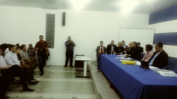 Audiência pública discute realocação de vendedores ambulantes do centro de Floriano.(Imagem:FlorianoNews)