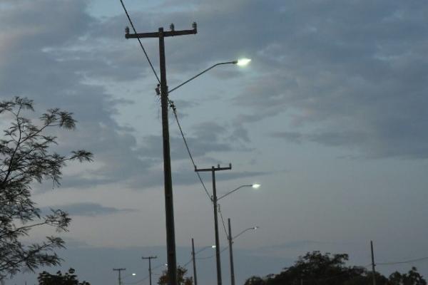 Implantação de iluminação da Avenida São Pio é inaugurada pela Prefeitura de Floriano.(Imagem:SECOM)