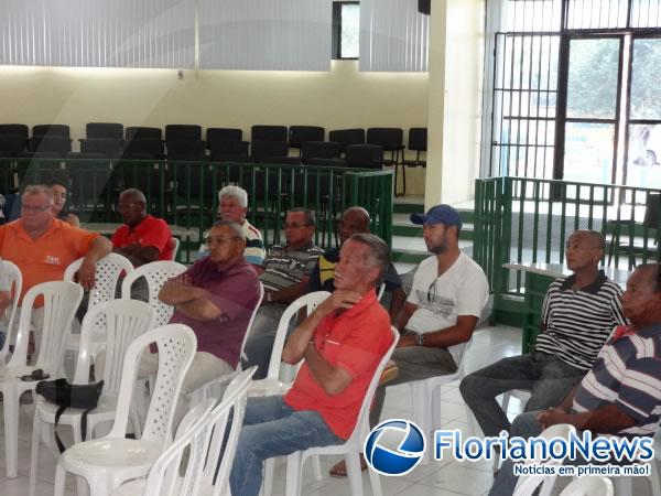 Sindicato dos Taxistas de Floriano promoveu reunião na Câmara Municipal.(Imagem:FlorianoNews)