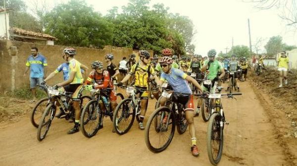  Ciclistas participam do campeonato Floriano Ride 2018. (Imagem:FlorianoNews)