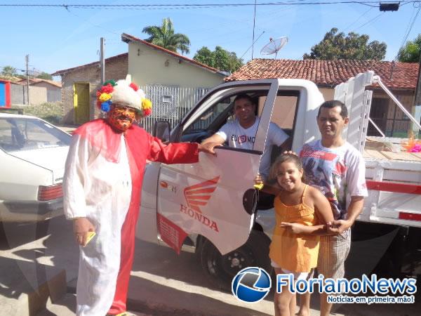 Distribuição de bombons marca o Dia das Crianças em Floriano.(Imagem:FlorianoNews)