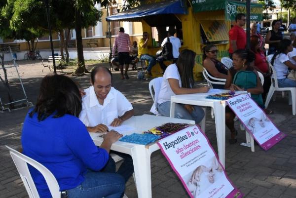  Dia Mundial de Luta Contra as Hepatites Virais é marcado por ações no centro de Floriano.(Imagem:Silvio Rui)