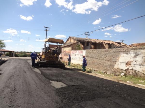 Concluída pavimentação asfáltica da Rua Padre Uchôa.(Imagem:FlorianoNews)