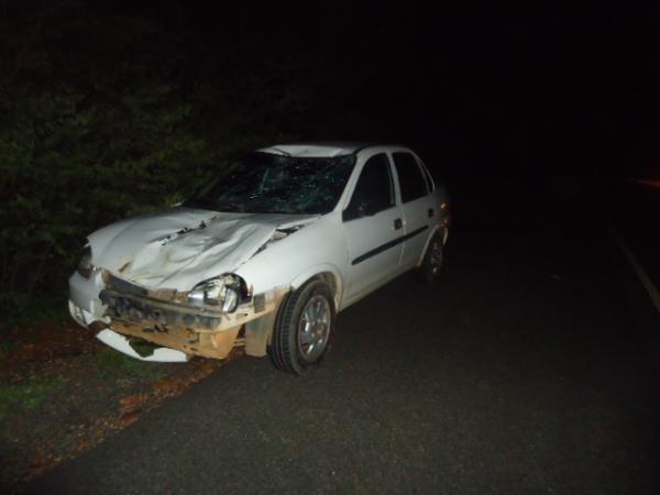 Veículo fica destruído após colisão com animal entre Floriano e Nazaré do Piauí.(Imagem:FlorianoNews)