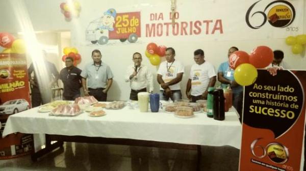 Armazém Paraíba de Floriano homenageia motoristas em dia dedicado a eles(Imagem:FlorianoNews)
