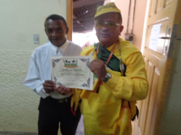 Repórter é homenageado com Certificado de Honra ao Mérito.(Imagem:FlorianoNews)