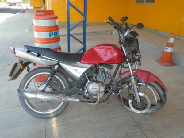 Motociclista sofre fratura em acidente de trânsito no bairro Cancela.(Imagem:FlorianoNews)