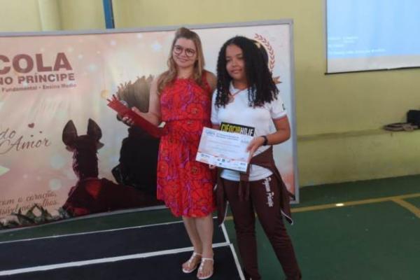 Escola Pequeno Príncipe realiza cerimônia de entrega de medalhas e premiação da OBA.(Imagem:FlorianoNews)