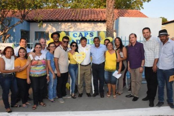 Wellington Dias inaugura praça na cidade de Floriano.(Imagem:Divulgação)