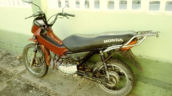 Polícia Militar recupera motocicleta durante abordagem em Floriano.(Imagem:FlorianoNews)